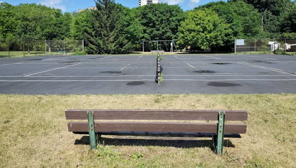 Dale-Park-Public-Tennis-Court