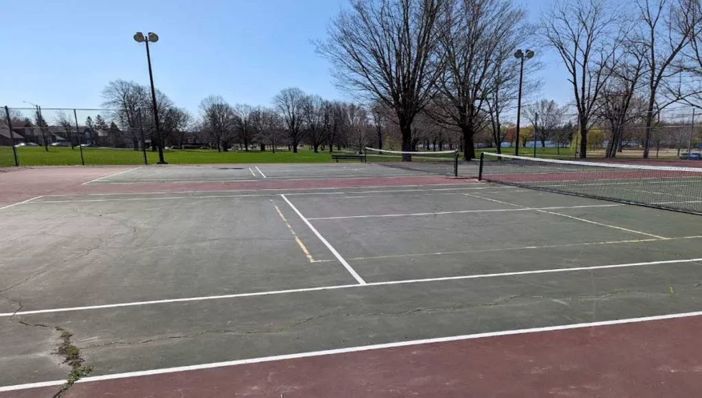 Mooneys Bay Tennis Courts