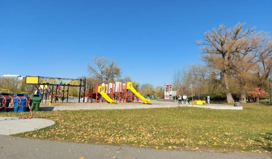 Mooney Bays Park And Beach