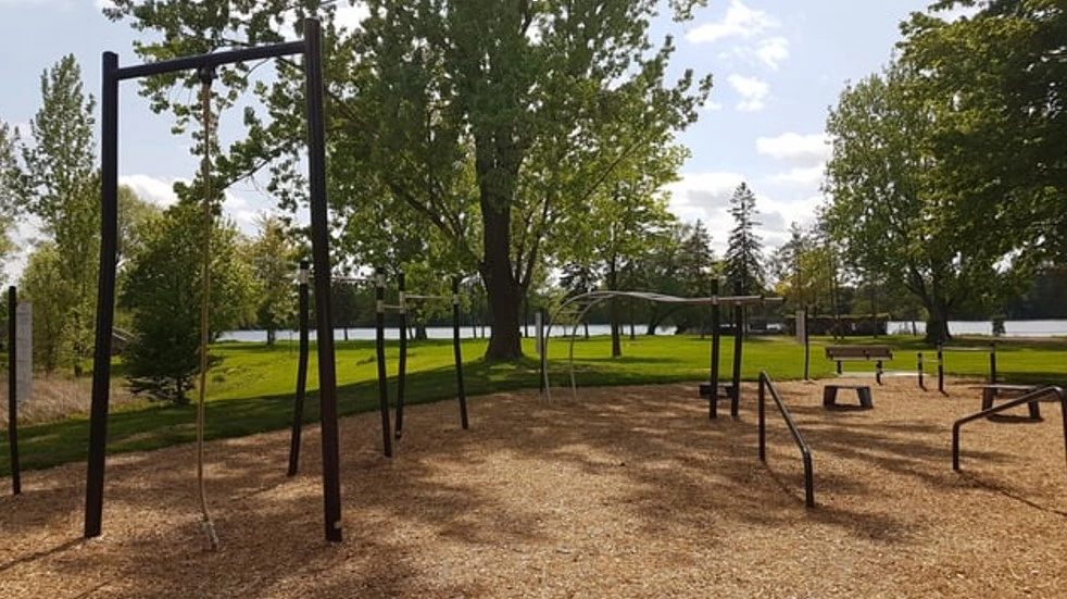 Pineview Park Ottawa