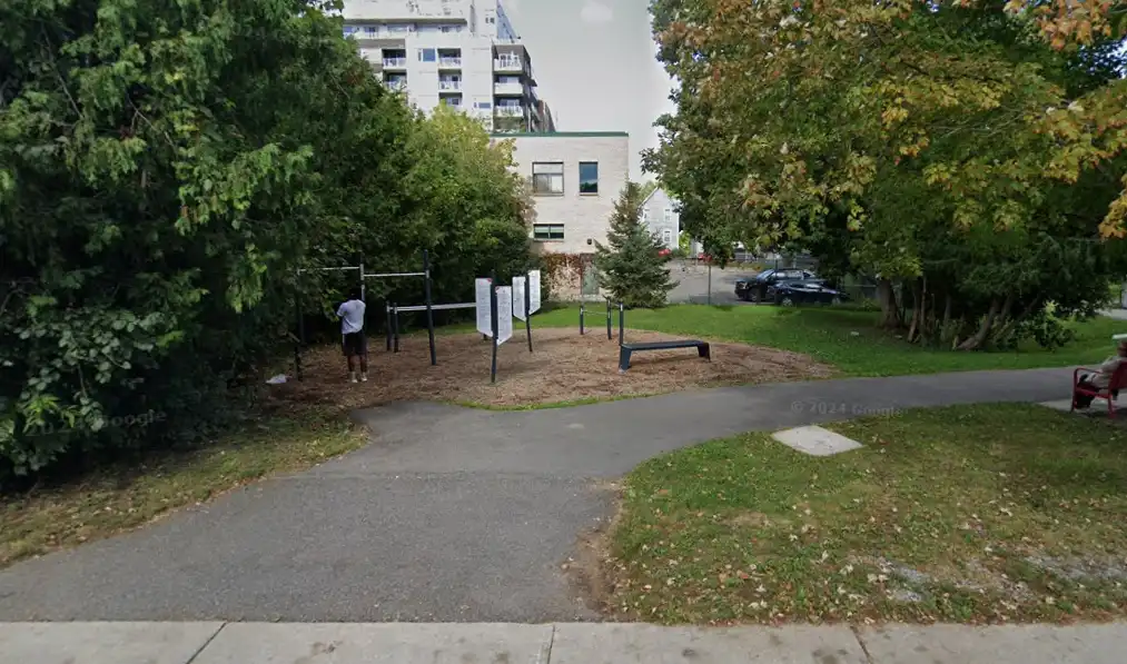 Outdoor Workout Station Optimiste Park