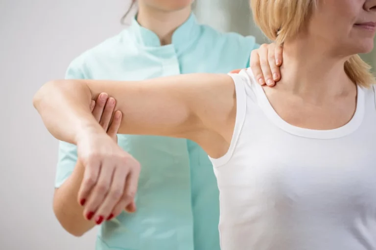 role of physiotherapy in treating shoulder pain