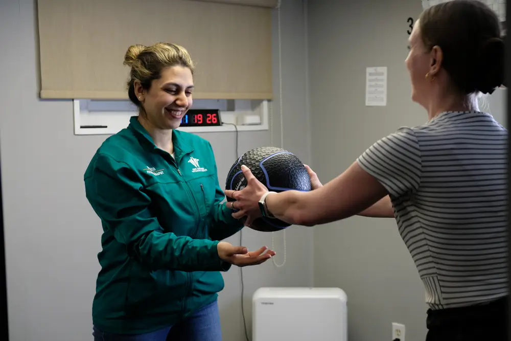 leyla performing Physio sport rehabilitation in Ottawa