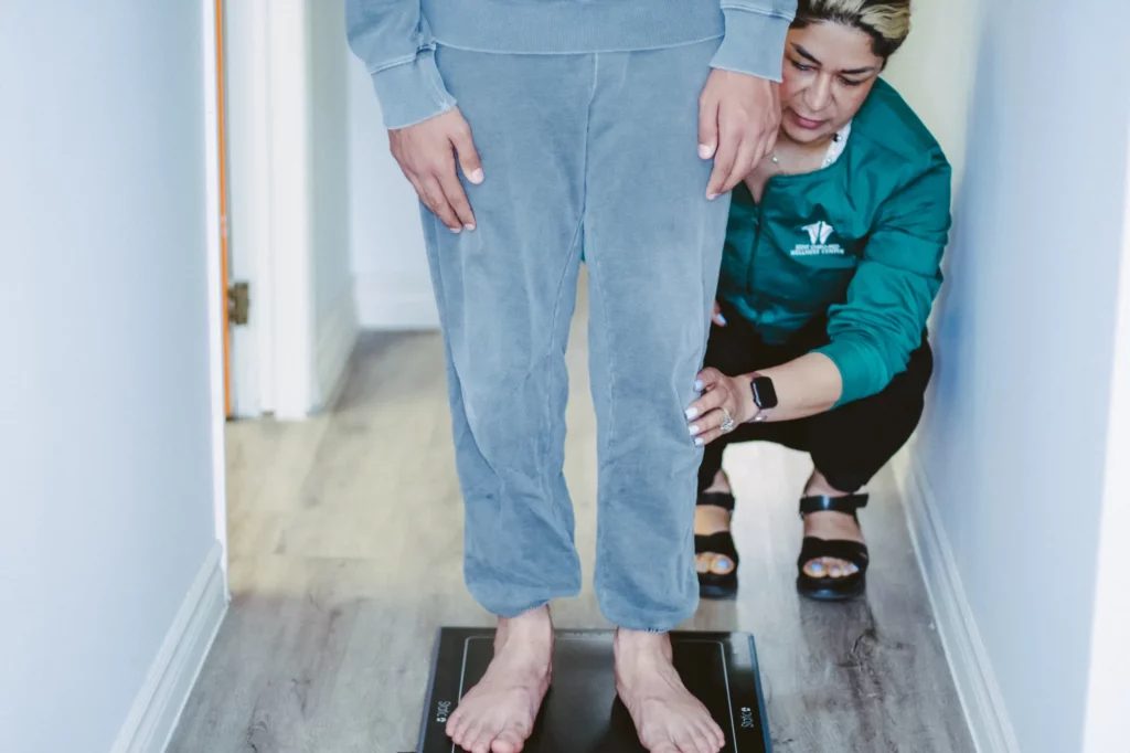 04 acl physiotherapy lower limb alignment assessment kent chiro med
